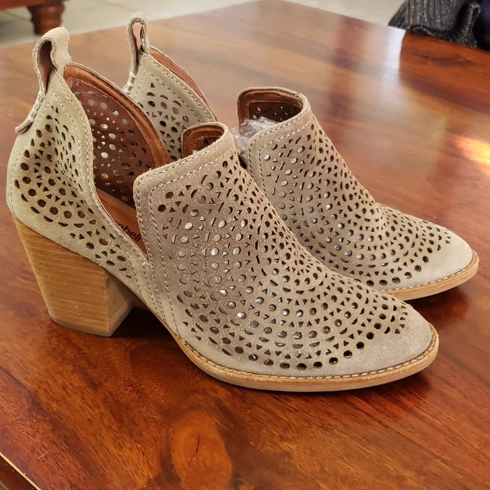 JEFFREY CAMPBELL Rosalee Suede Ankle Booties Taupe Greige Almond Toe Size 7.5 - Picture 6 of 15